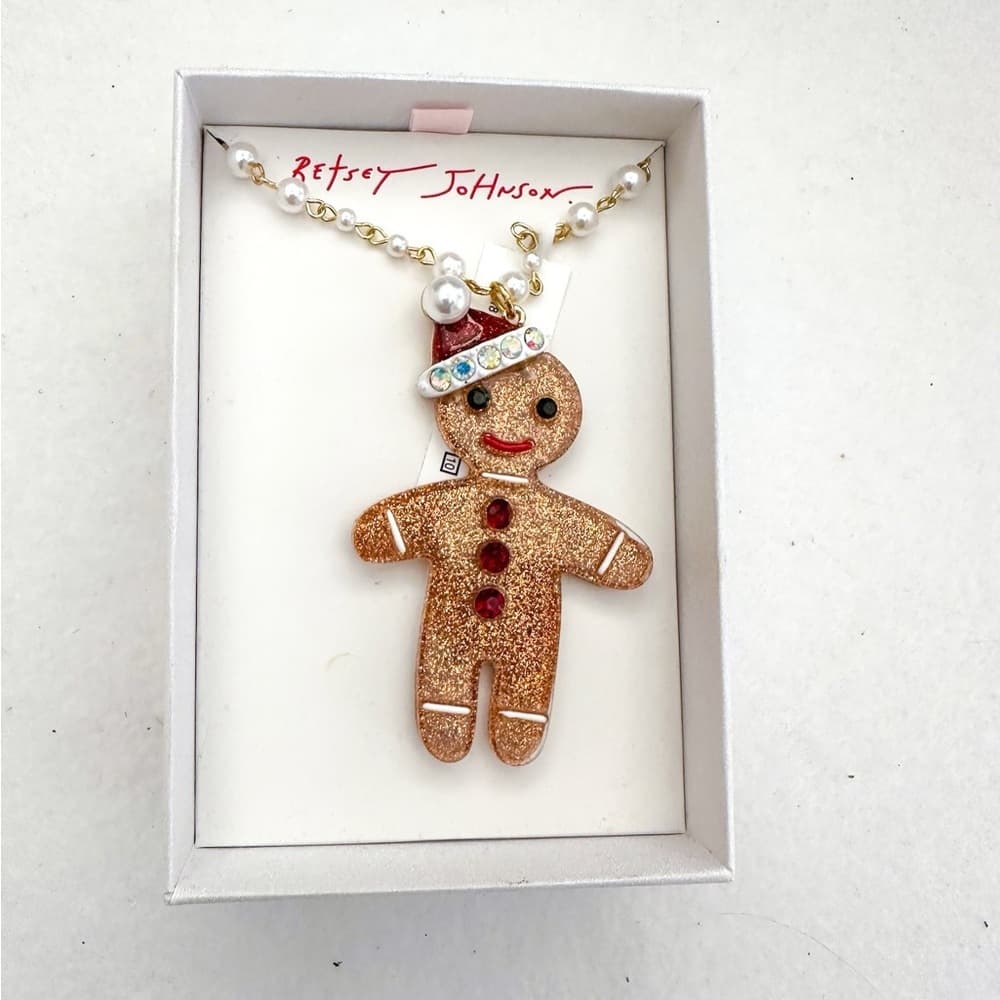 NIB Betsey Johnson Gingerbread Man Santa Hat Necklace Holiday Charm Great Gift