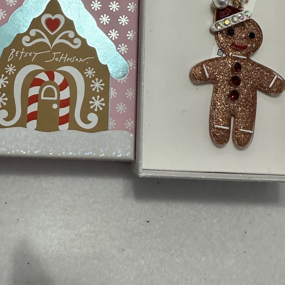 NIB Betsey Johnson Gingerbread Man Santa Hat Necklace Holiday Charm Great Gift - Thumbnail 6
