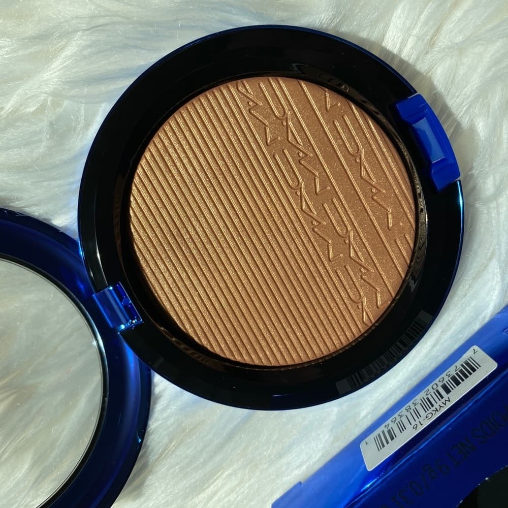 MAC Shaft of Gold Highlighter from Magic of the Night LE Collection - Thumbnail 2