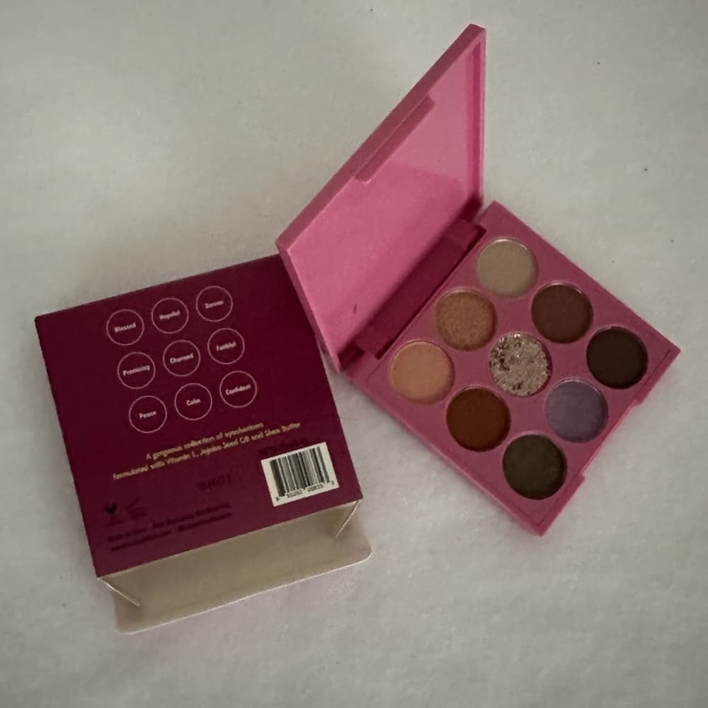 NIB Lucky Chick Daydreams Eyeshadow Palette Eyeshadow Lavender Neutrals Compact - Thumbnail 4