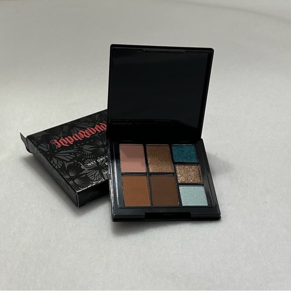 NIB Reina Rebelde Wet Dry Eye Color Eyeshadow Palette in Sirena Full Size - Thumbnail 7