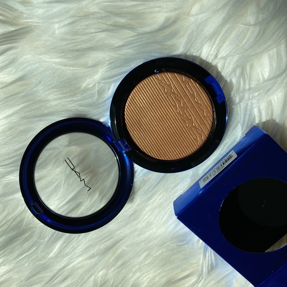 MAC Shaft of Gold Highlighter from Magic of the Night LE Collection - Thumbnail 7