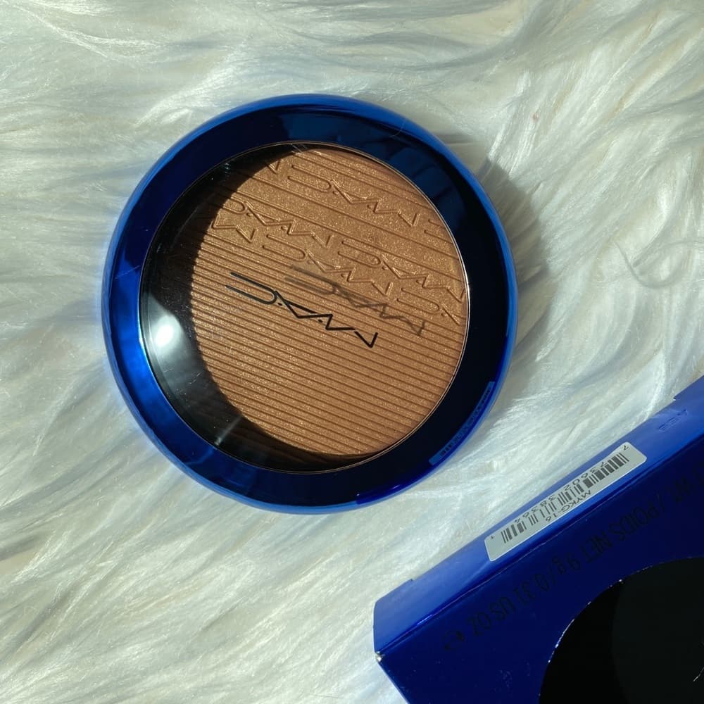 MAC Shaft of Gold Highlighter from Magic of the Night LE Collection - Thumbnail 4