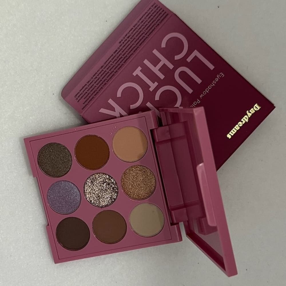 NIB Lucky Chick Daydreams Eyeshadow Palette Eyeshadow Lavender Neutrals Compact - Thumbnail 10