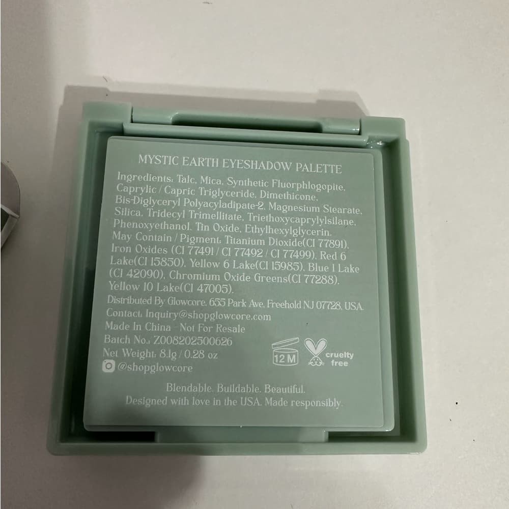 NIB Glowcore Mystic Earth Eyeshadow Palette 9 Pan Matte Shimmer Great Gift idea - Thumbnail 5
