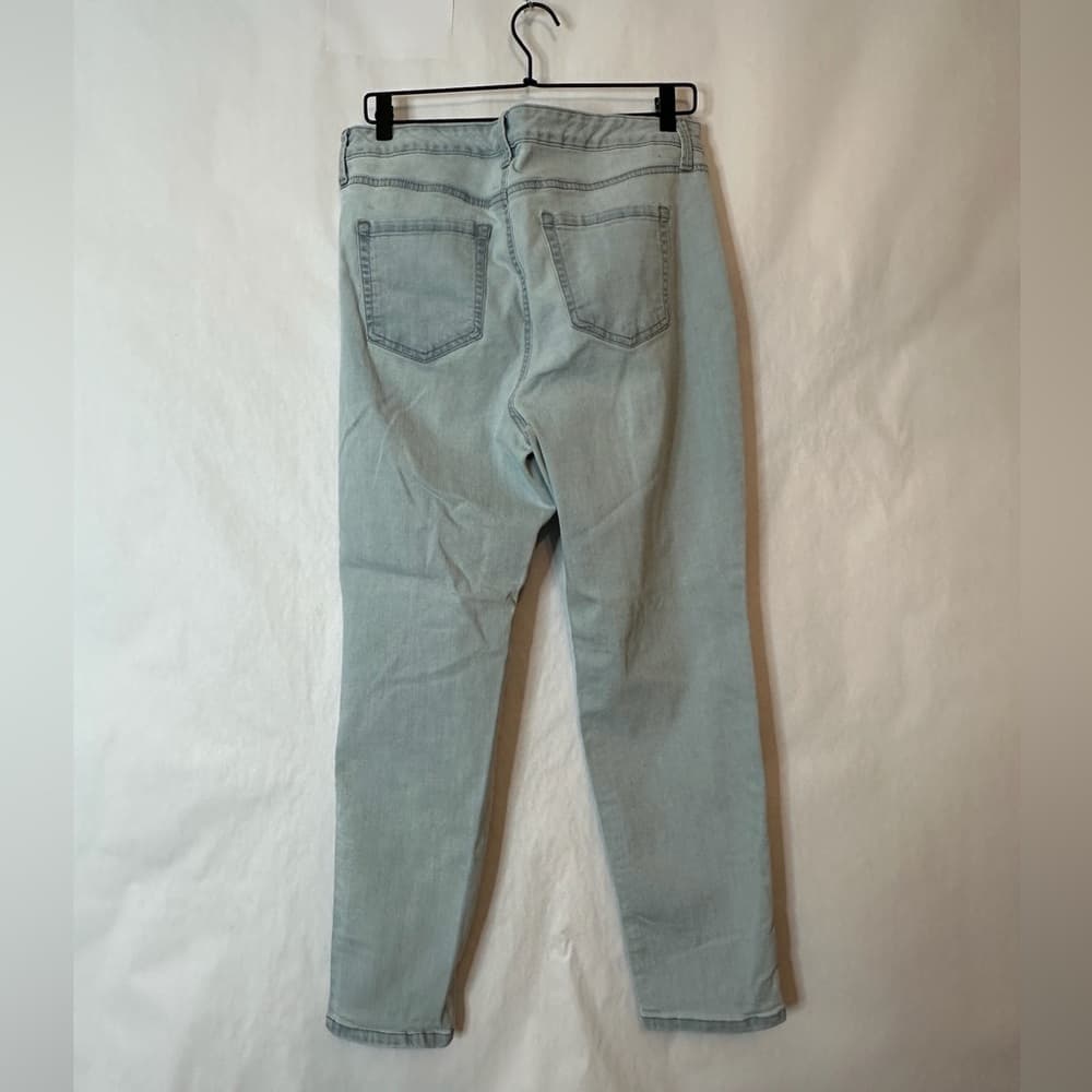 Charter Club Bristol Skinny Ankle Jeans Light Blue Wash Size Women’s 12 (Flawed)