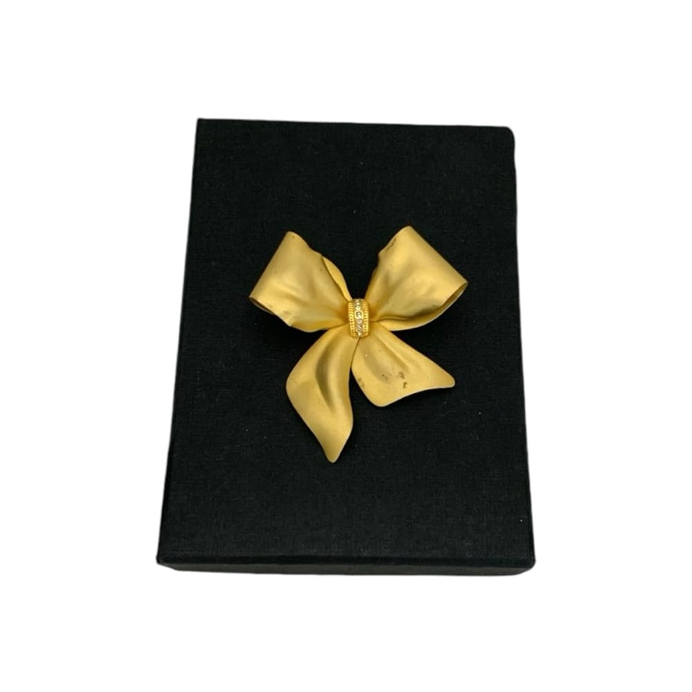 1970s Vintage Gold Tone Metal Bow Shaped Brooch Pin Tara 5th Large Matte