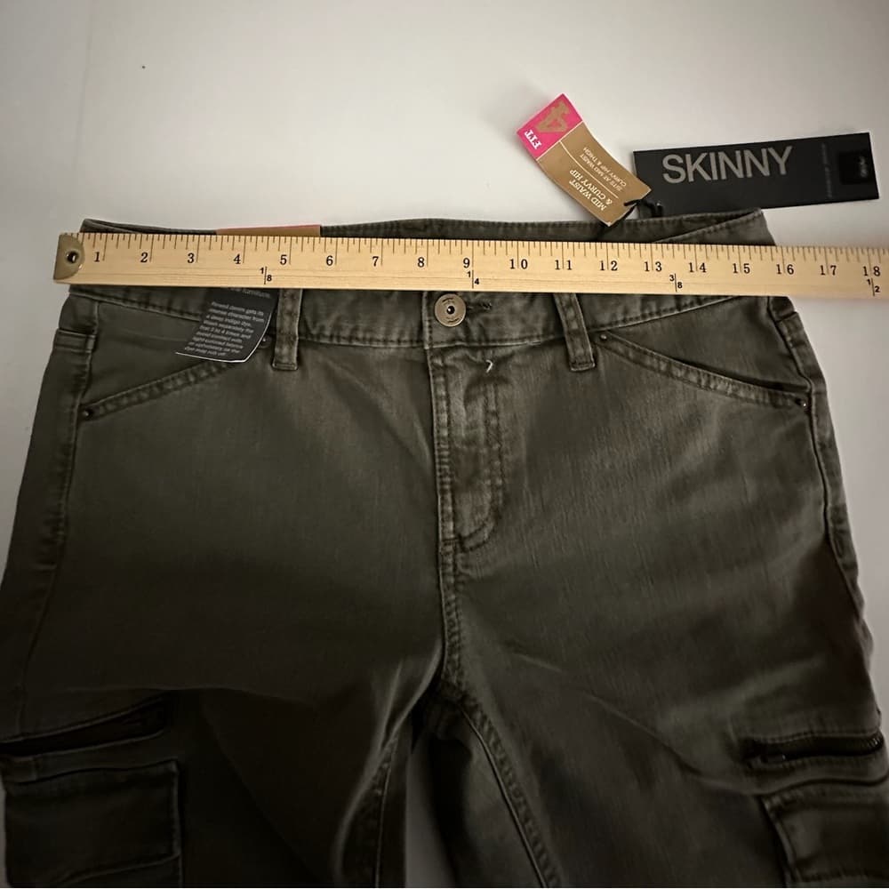 NWT Mossimo Skinny Premium Denim Olive Cargo Jeans Size 8