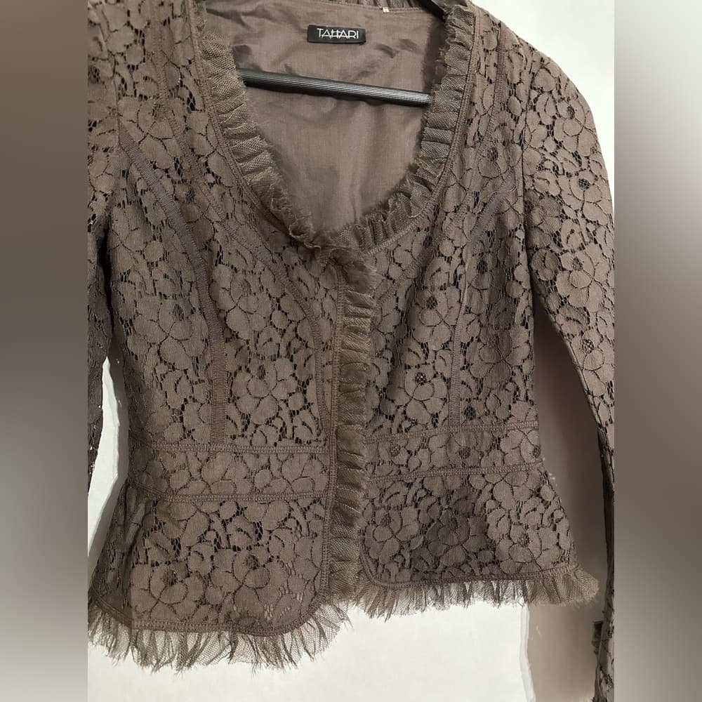 Tahari Lace Jacket Fringe Trim Ruffle Romantic Feminine Style Size 2 Business - Thumbnail 5