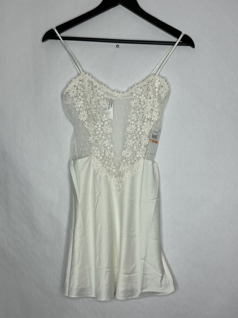 NWT Flora Nikrooz Ivory Lace Satin Chemise Nightgown Slip Dress Small Coquette