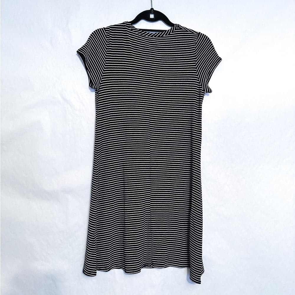 Olivia Rae Black and White Stripe Casual Minimalist T-Shirt Dress Size Medium - Thumbnail 6