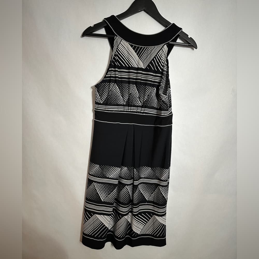 BCBGMaxAzria Black And White Geometric Print Sleeveless Dress Size Small - Thumbnail 3