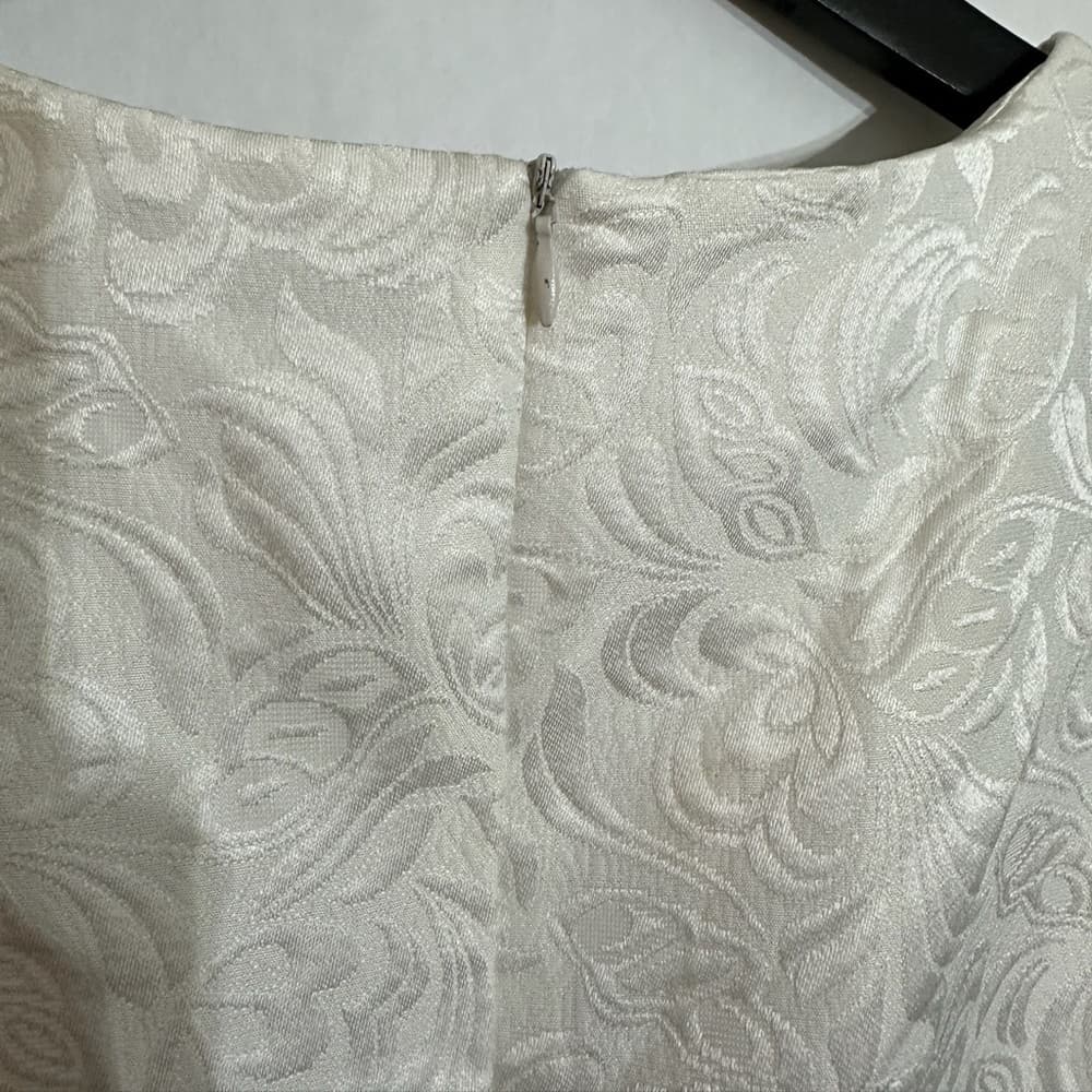 ACEVOG Butterfly Fit & Flare Textured White Dress Size Medium SEE NOTES - Thumbnail 2