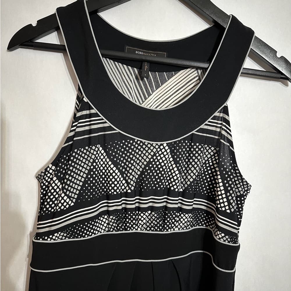 BCBGMaxAzria Black And White Geometric Print Sleeveless Dress Size Small - Thumbnail 2