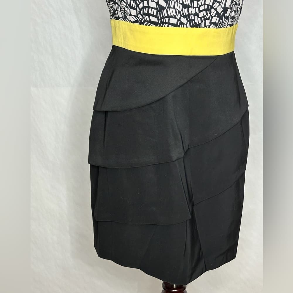 Dress Barn Black White Abstract Print Sleeveless Dress Yellow Waistband Size 8 - Thumbnail 2