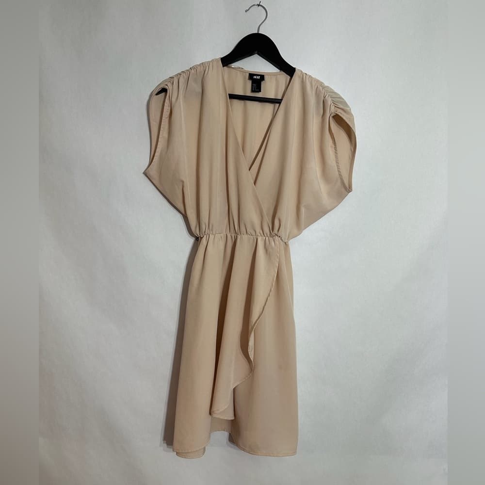 H&M Nude Beige Faux Wrap Dress V-Neck Fit & Flare Size 6 Neutral Minimalist