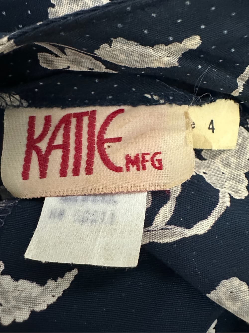 Vintage Katie MFG Navy Floral Tiered Dress Size 4 Modest Feminine Romantic - Thumbnail 4