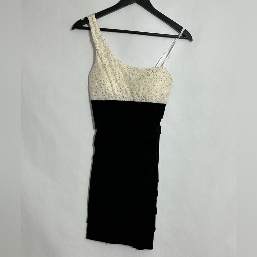 City Triangles Black & White One-Shoulder Sequin Bodycon Dress Size Medium
