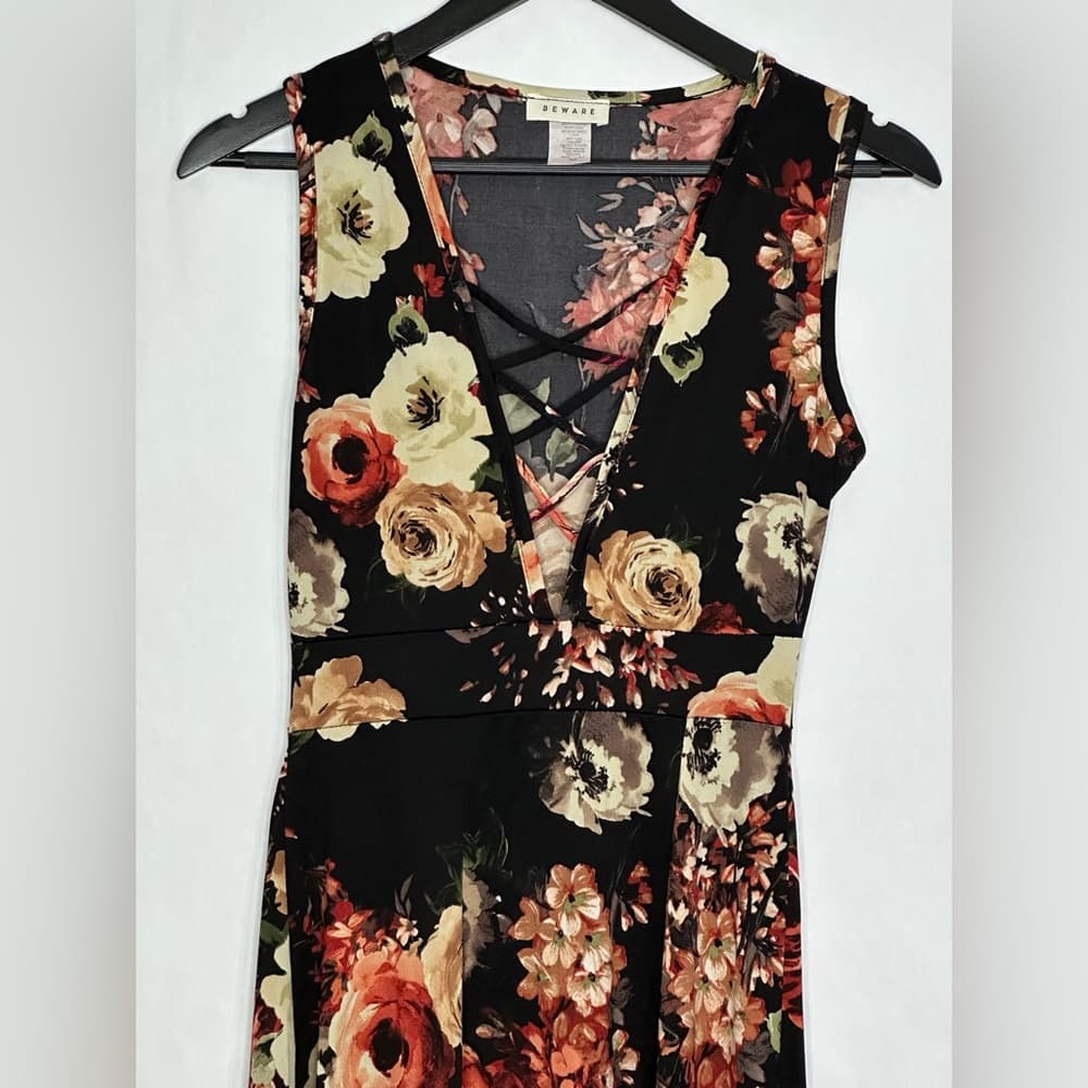 Beware Black Dark Floral Sleeveless Maxi Dress Size Medium Crisscross Front - Thumbnail 6