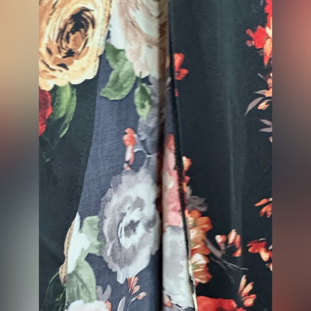 Beware Black Dark Floral Sleeveless Maxi Dress Size Medium Crisscross Front - Thumbnail 4