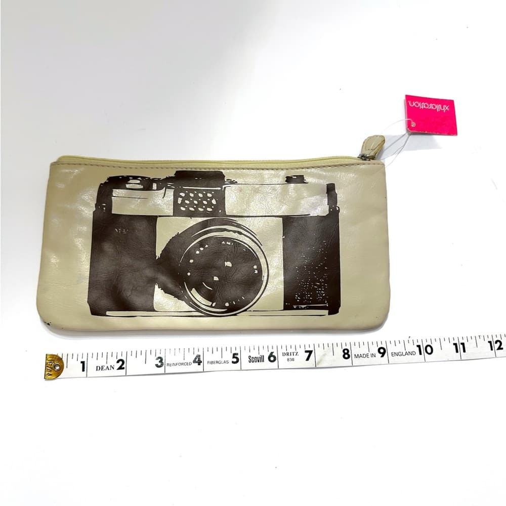 NWT Xhilaration Cream Zip Wallet Pouch Vintage Camera Print Y2K Gorpcore Travel