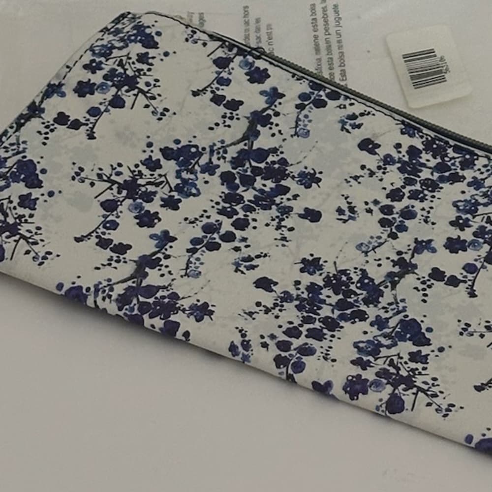 NWT Beauty.com White & Blue Floral Zip Pouch Cosmetics Bag Cottagecore Case - Thumbnail 6