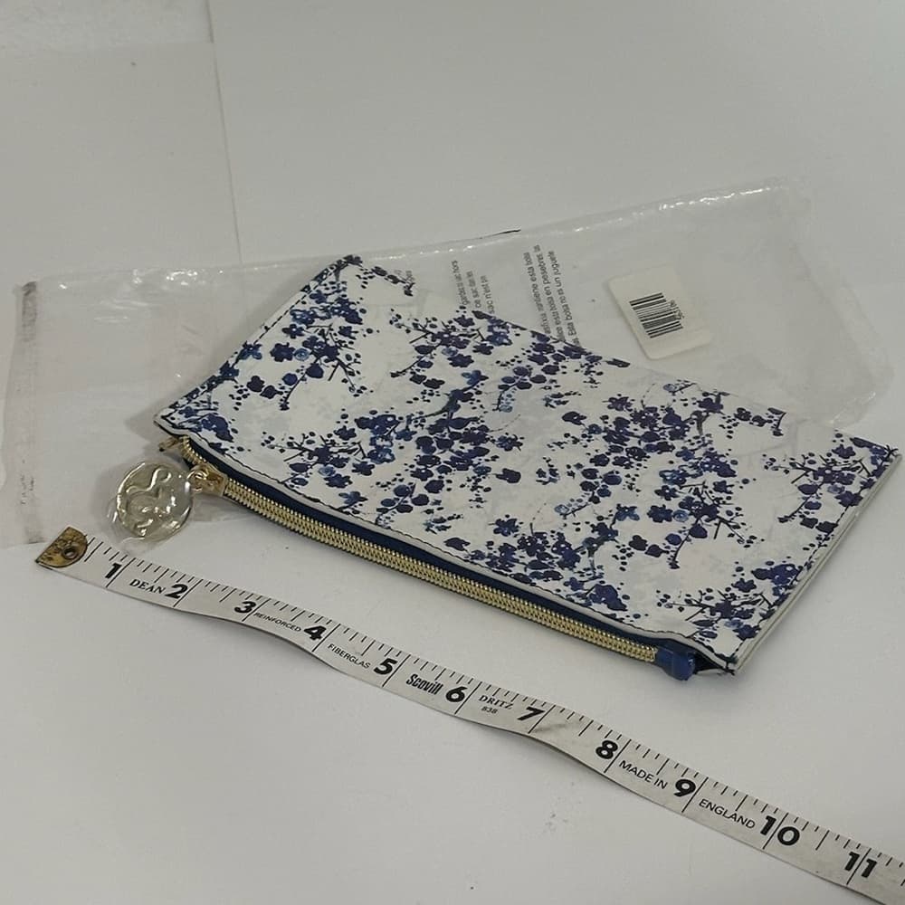 NWT Beauty.com White & Blue Floral Zip Pouch Cosmetics Bag Cottagecore Case - Thumbnail 2