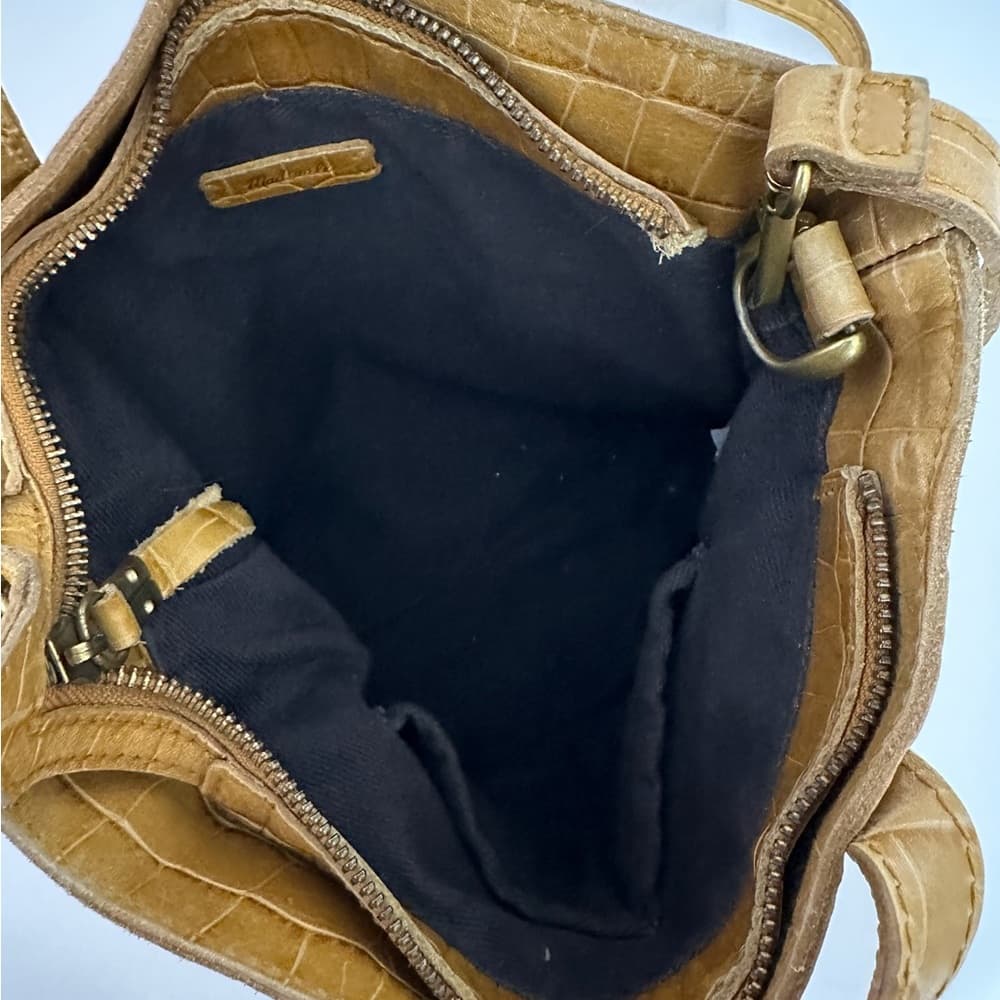 Madewell Zip-Top Transport Crossbody Croc Embossed Leather Edition Tote Bag - Thumbnail 2