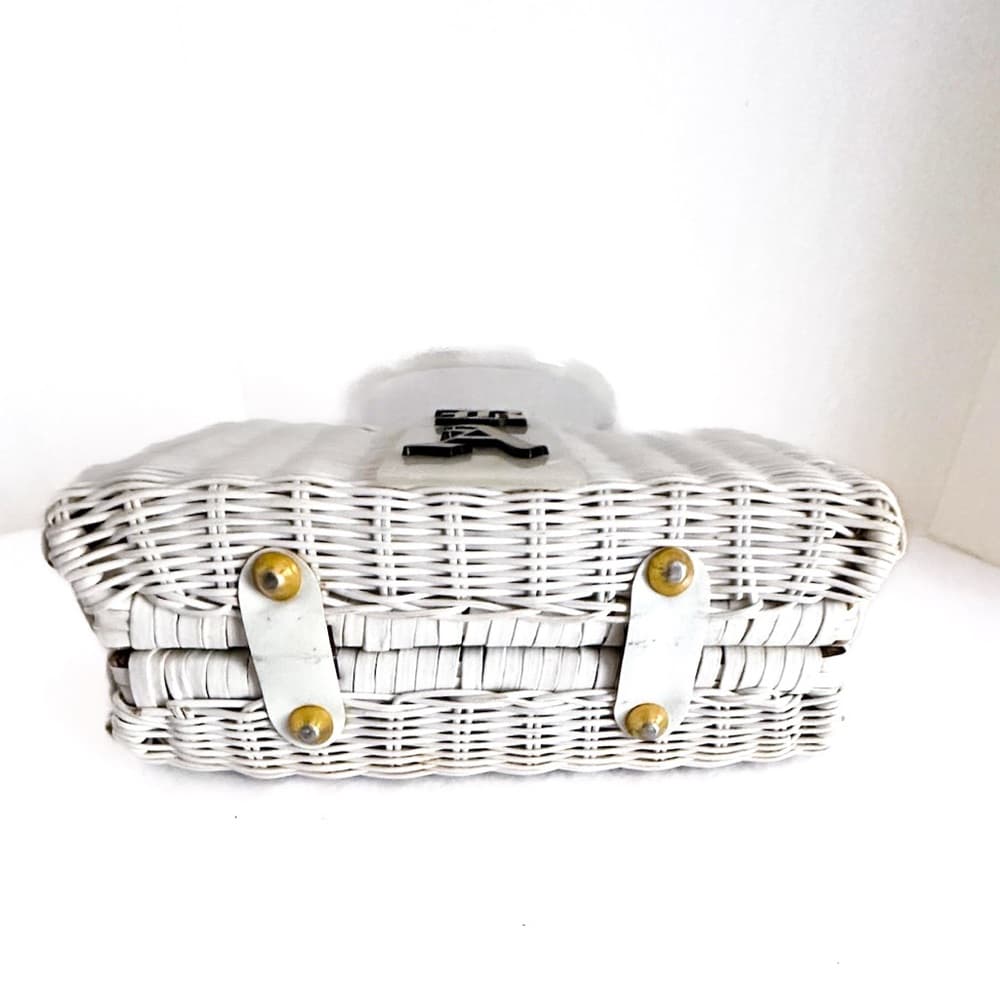 Charming by Atlas Hollywood White Wicker Box Purse Vintage Pearlized Monogram - Thumbnail 7