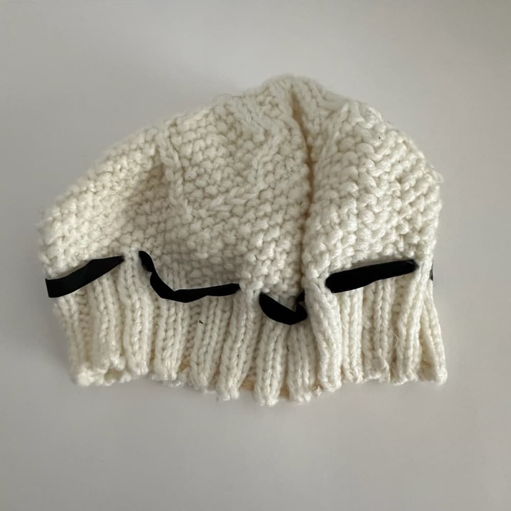 White Chunky Knit Beanie Bonnet Winter Hat Black Ribbon Tie Cozy Cottagecore - Thumbnail 2