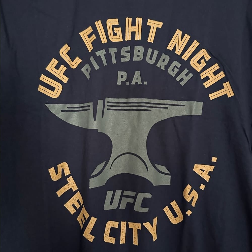 NWT Reebok UFC Fight Night Tee Pittsburgh PA Steel City USA Large Steel Anvil