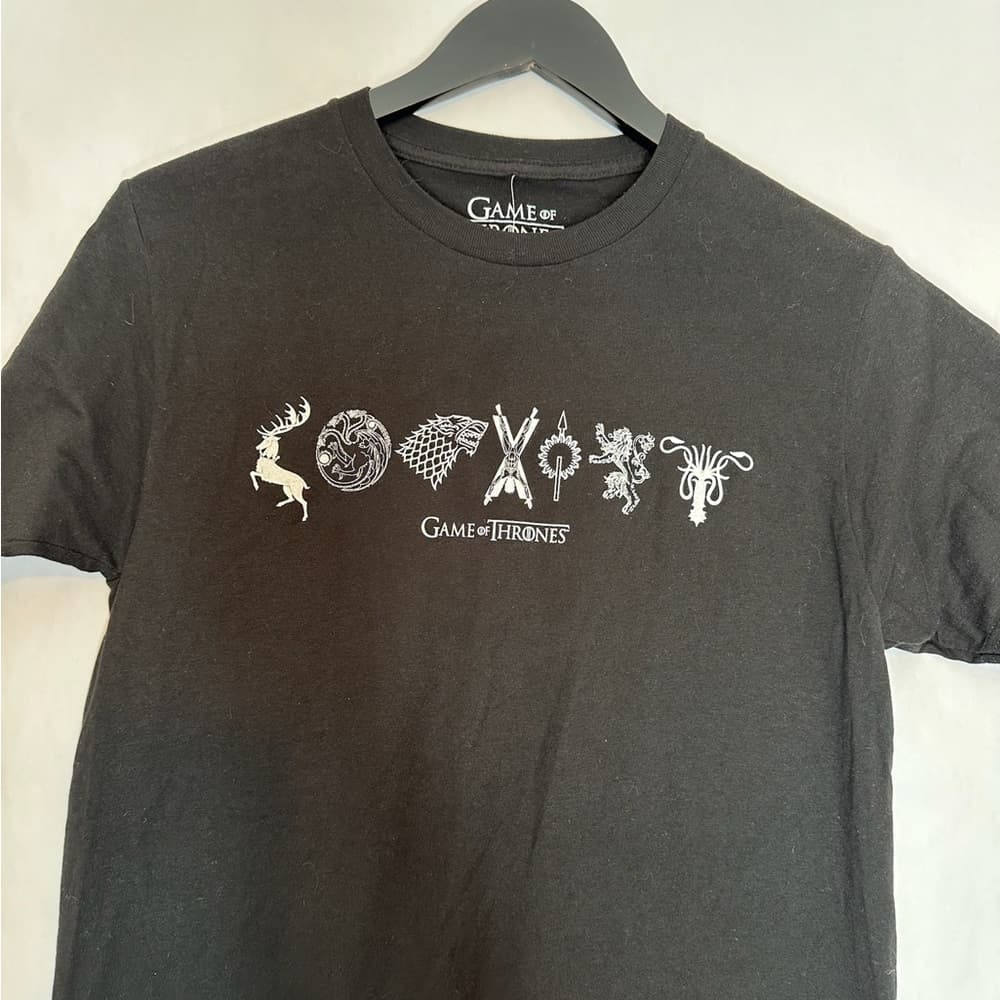 NWT GAME OF THRONES Black House Sigils Tee Shirt HBO Fantasy Graphic Size Small - Thumbnail 3