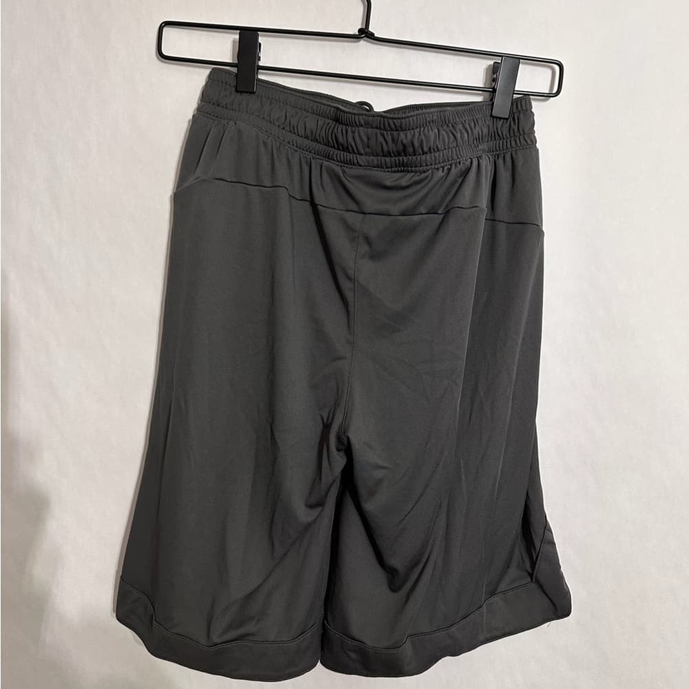 NWOT Puma Dark Grey Athletic Drawstring Basketball Shorts YOUTH Size Small - Thumbnail 3
