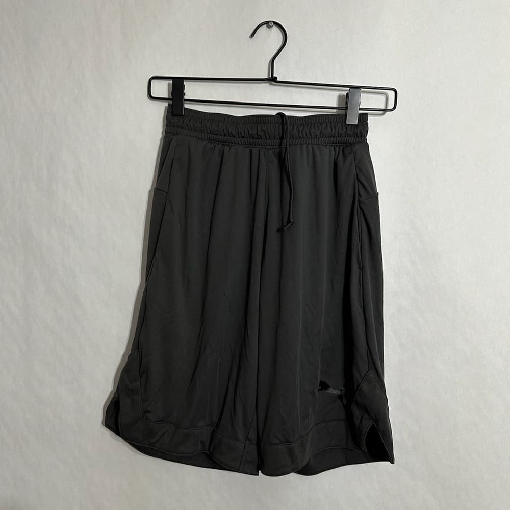 NWOT Puma Dark Grey Athletic Drawstring Basketball Shorts YOUTH Size Small - Thumbnail 6