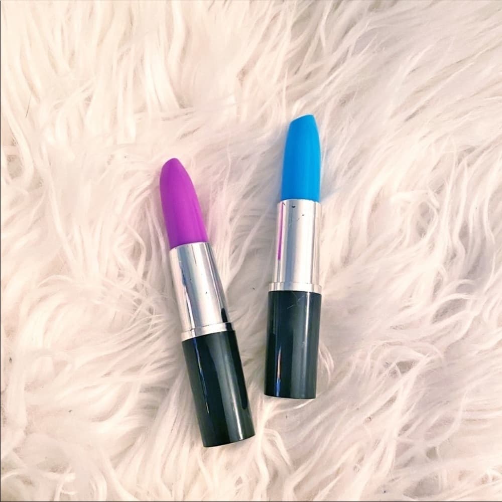 Lipstick Shaped Pen | Makeup-Inspired Writing Tool Gift for Makeup Artist - Red - Thumbnail 2