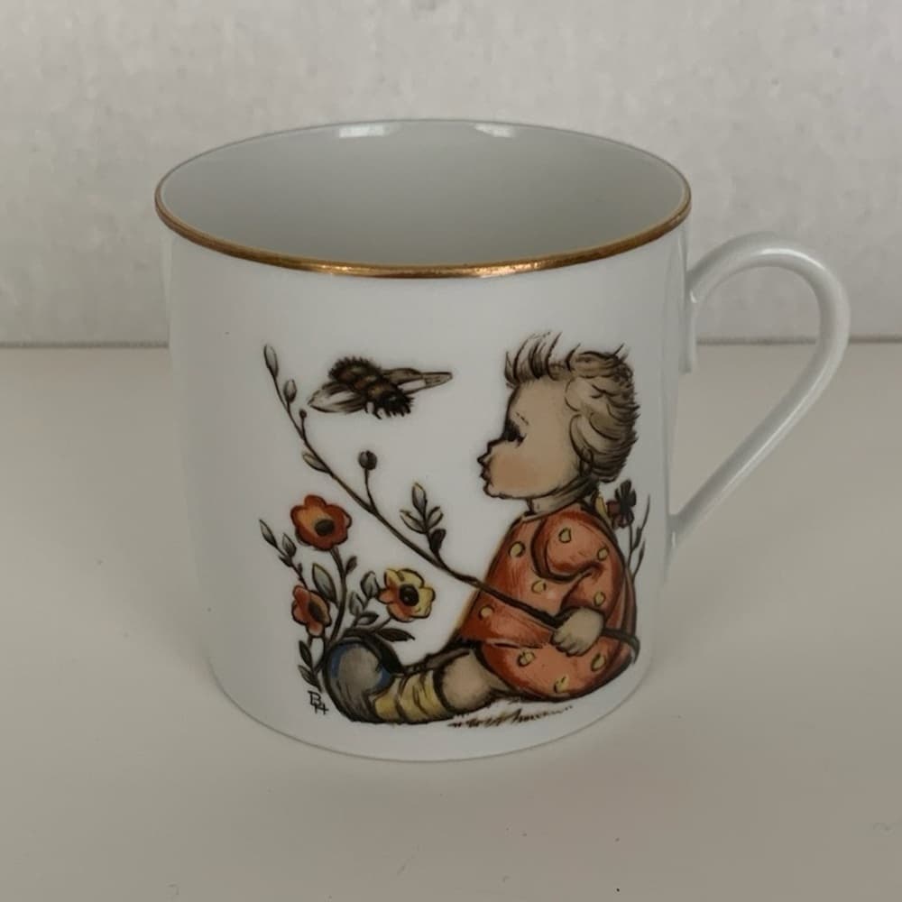 Vintage 1974 Schmid Bros Berta Hummel Child’s Cup West Germany Gold Trim Mug - Thumbnail 8
