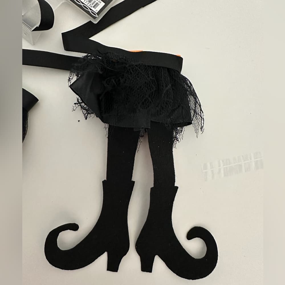 NWT Ashland Halloween Witch Legs Garland 6ft Decorative Accent Home Decor Fall - Thumbnail 6