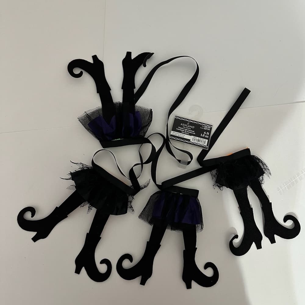 NWT Ashland Halloween Witch Legs Garland 6ft Decorative Accent Home Decor Fall - Thumbnail 4