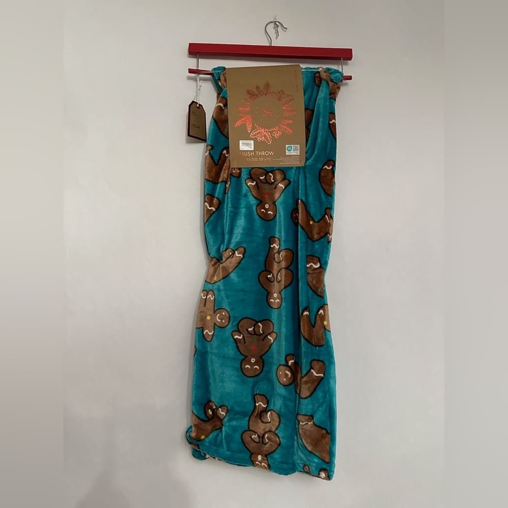 NWT 34 Artisan Gingerbread Man Yoga Plush Throw Blanket Holiday Gift Idea Cozy - Thumbnail 7