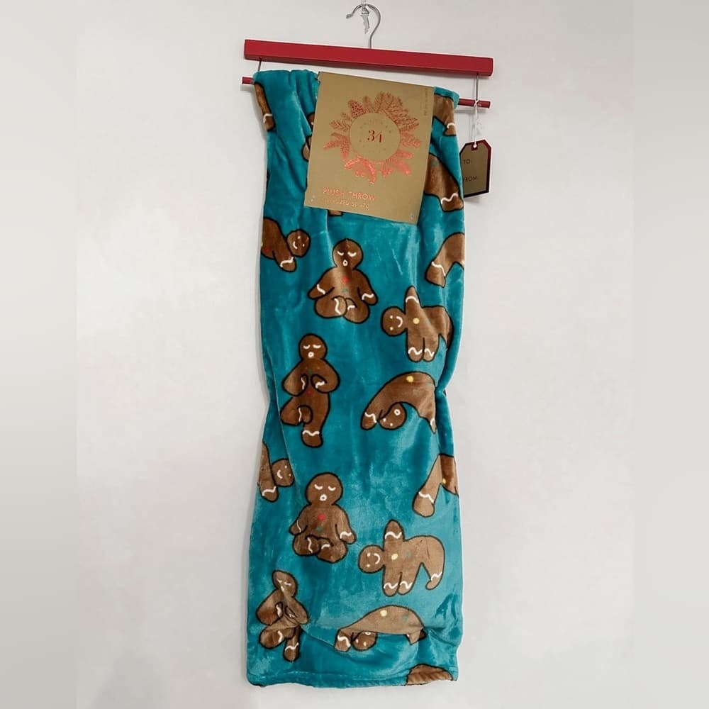 NWT 34 Artisan Gingerbread Man Yoga Plush Throw Blanket Holiday Gift Idea Cozy