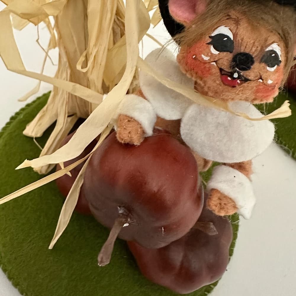 Annalee Pilgrim Mouse With Corn Stalks And Pumpkins Thanksgiving Harvest Decor