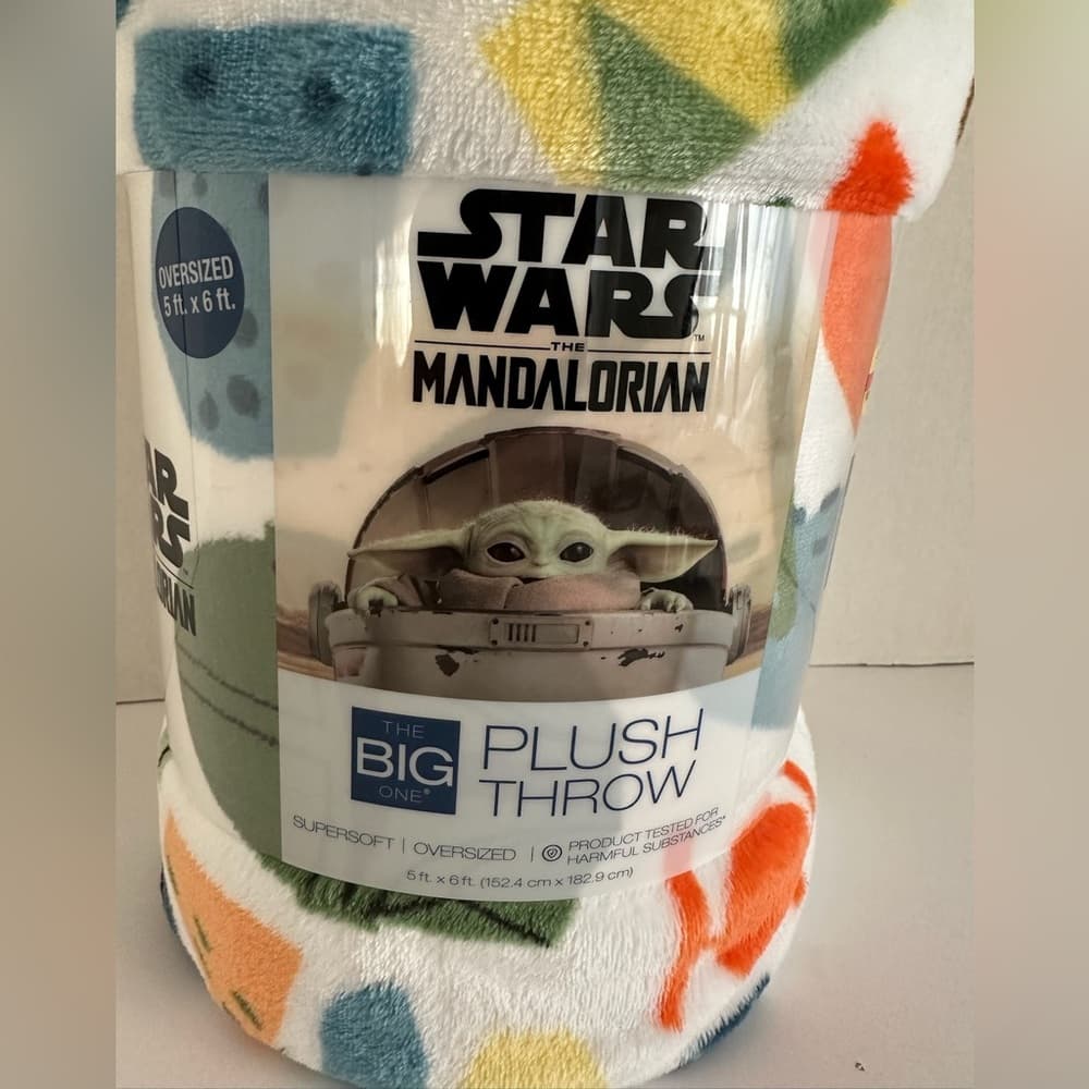 NWT Star Wars The Mandalorian Big One Plush Oversized Throw Blanket 6’x6’ Gift - Thumbnail 2