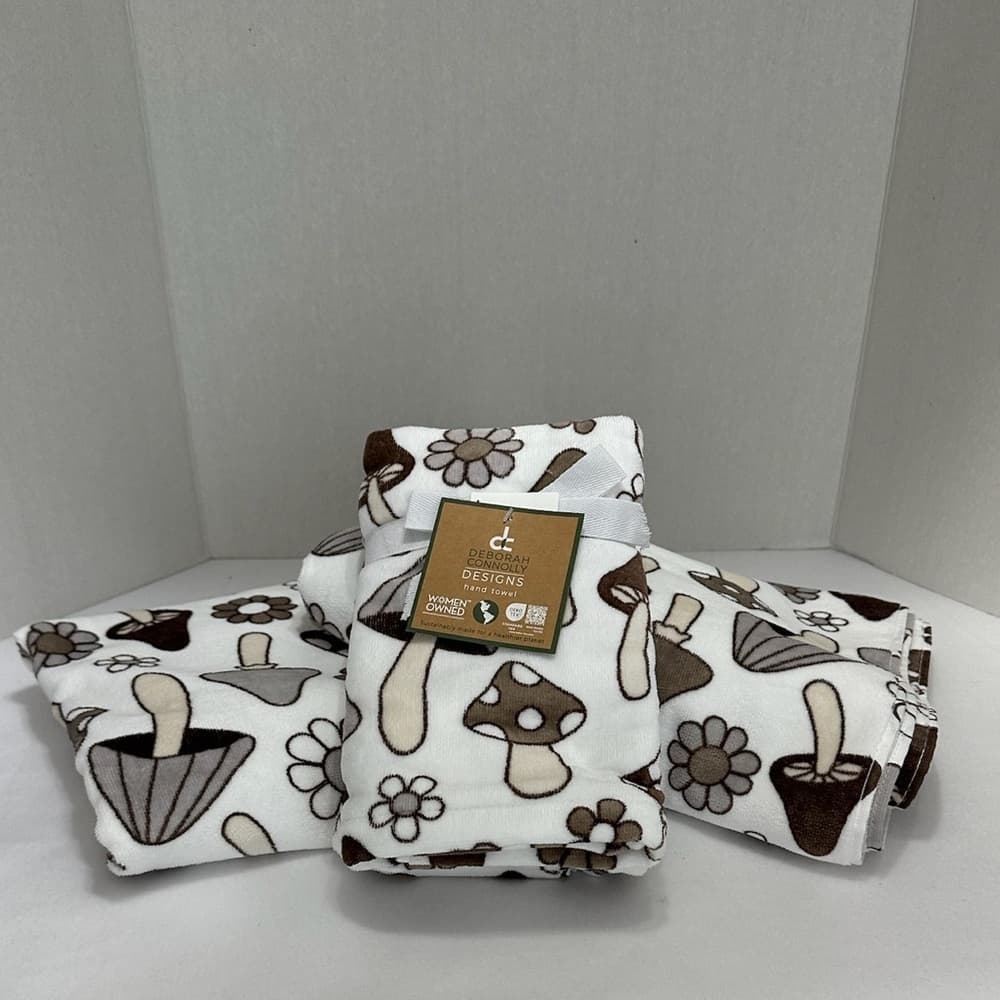 NWT Deborah Connolly Mushroom Bath and Hand Towel Set of 4 Cottagecore Fae Decor - Thumbnail 2