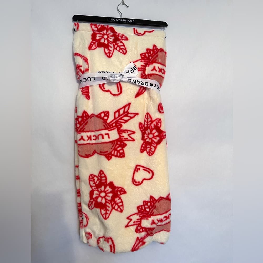 NWT Lucky Brand Tattoo Print Red Cream Plush Throw Blanket Valentine’s Day