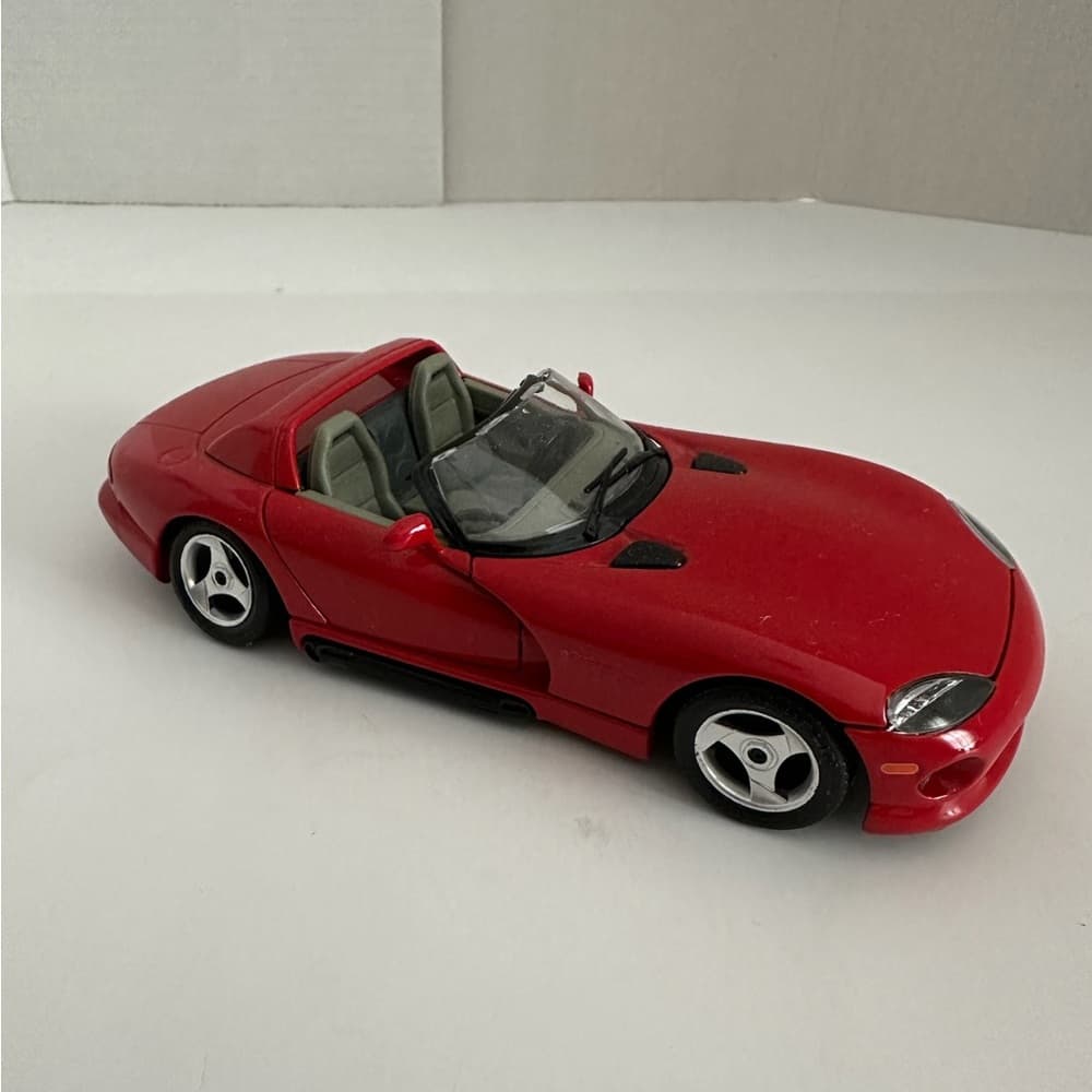 Burago Red Dodge Viper Diecast Convertible RT/10 1992 1:18 Model Car Collectible - Thumbnail 6