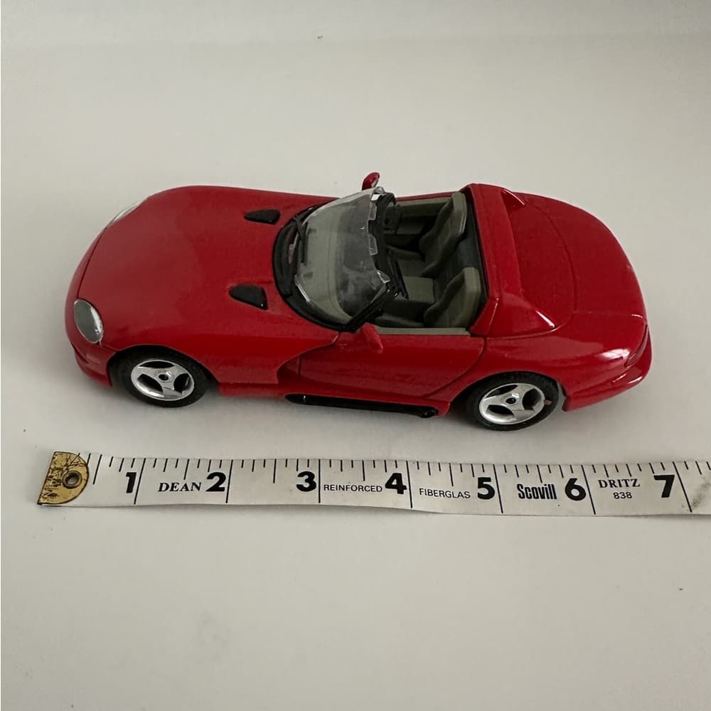 Burago Red Dodge Viper Diecast Convertible RT/10 1992 1:18 Model Car Collectible