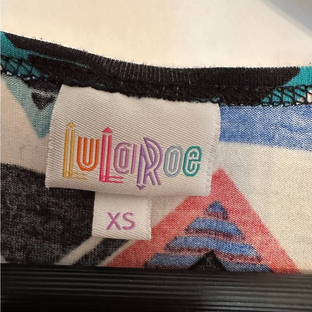 LuLaRoe Irma High-Low Tee Tunic Multicolor Geometric Print Size XS (X-Small) - Thumbnail 2