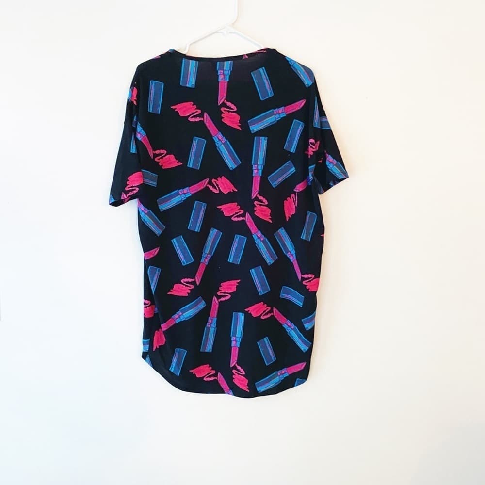 LuLaRoe Irma Tunic Top Black Lipstick Print High Low XXS Baddie Makeup Artist - Thumbnail 2