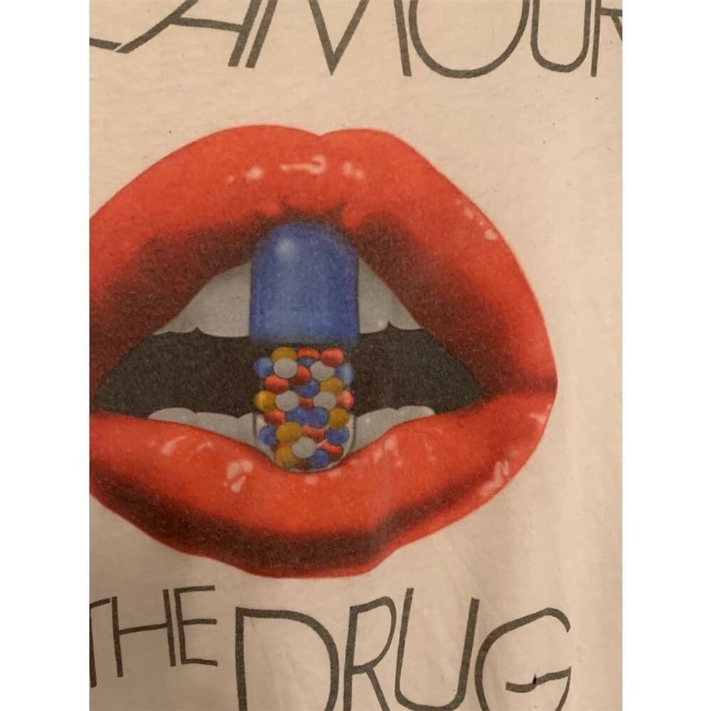 Trash & Luxury M Graphic Tee "Glamour is the Dr*g" Short Sleeve Vintage Y2K Lips - Thumbnail 5