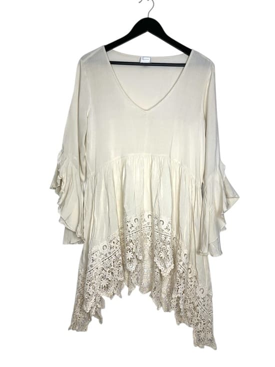 Cupio Cream Boho Lace Handkerchief Hem Bell Sleeve Tunic Top See Measurements - Thumbnail 14